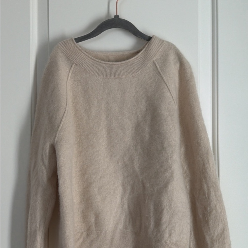 Banana Republic Cream Cashmere Sweater